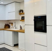 کابینت های گلاس مدرن اقساطی مدل براق سفید 002 ویژه بازنشستگان