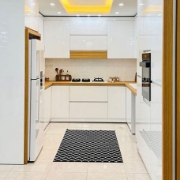 کابینت های گلاس مدرن اقساطی مدل براق سفید 002 ویژه بازنشستگان
