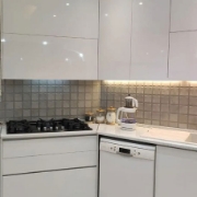 کابینت های گلاس ساده اقساطی مدل براق سفید 006 ویژه بازنشستگان